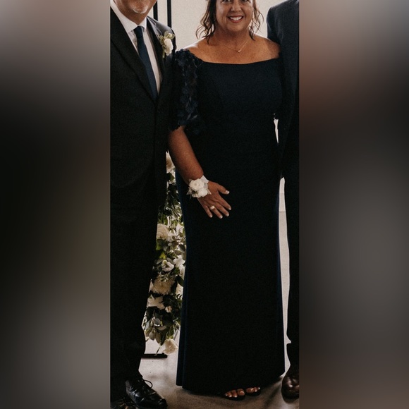 Mother of the Bride/Groom Dress - Picture 2 of 2